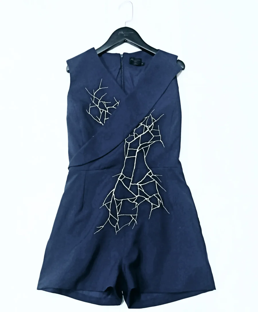 RE Embroidery Playsuit | RE刺繡交叉V領連身褲