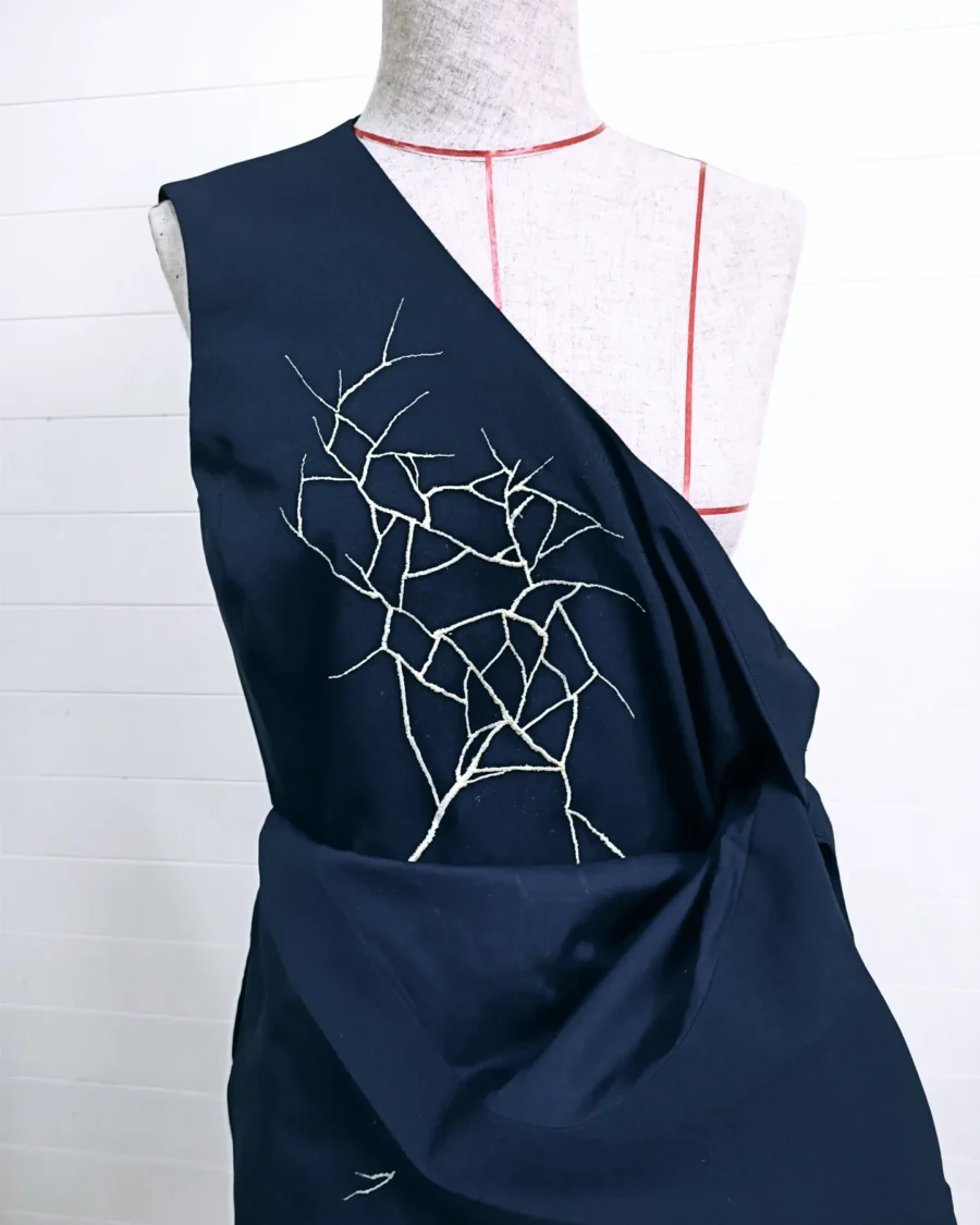 RE Embroidery Playsuit | RE刺繡交叉V領連身褲