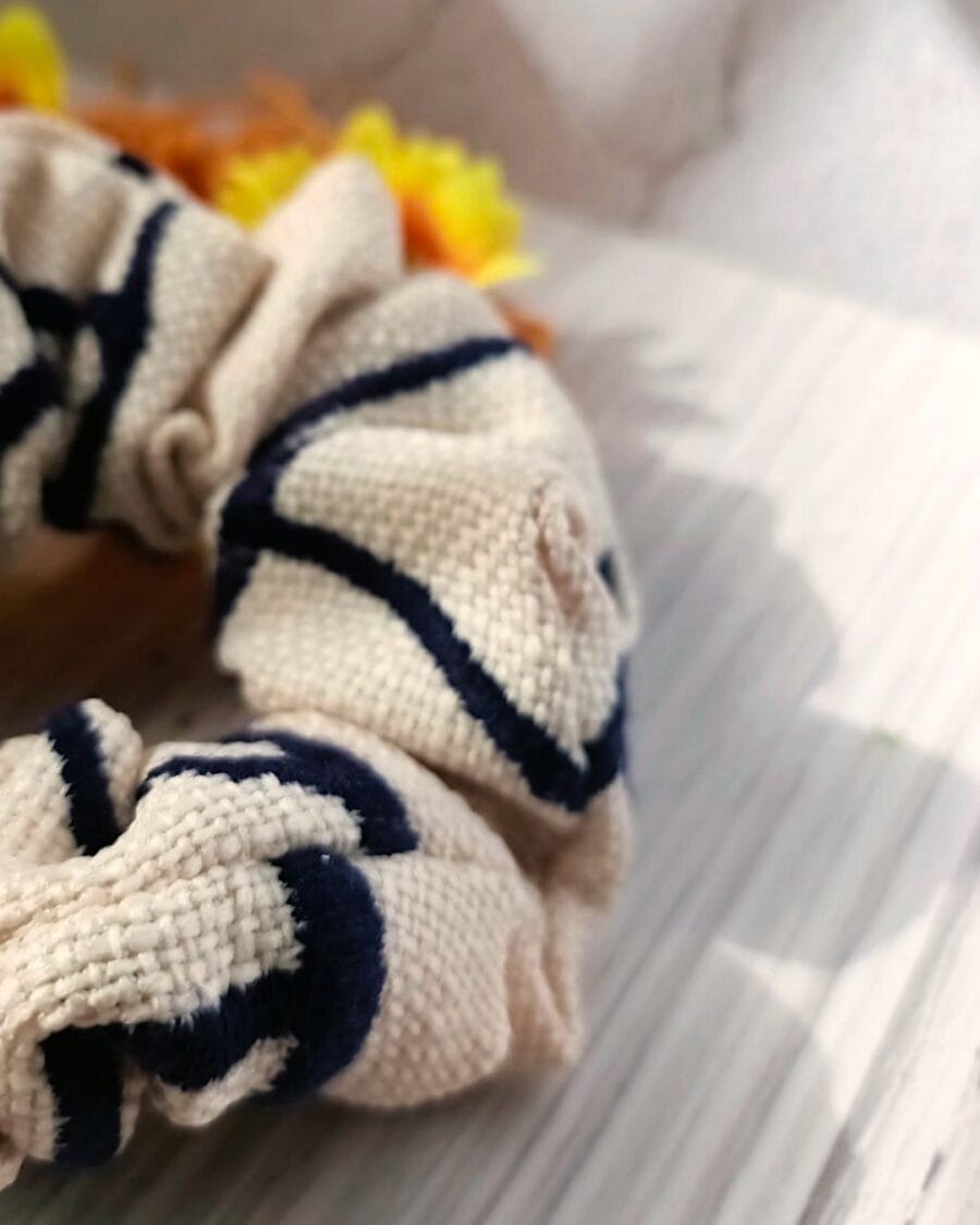 photo_14_2024-05-28_04-10-51-Photoroom Navy Blue Embroidered Cream Scrunchie by RE-:Petite
