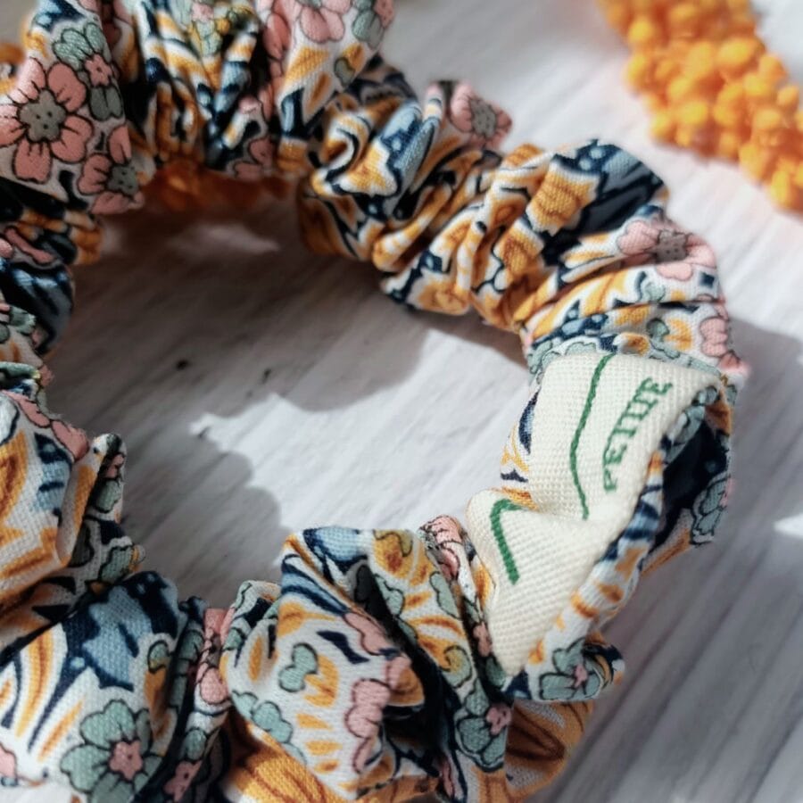 photo_11_2024-05-28_01-54-10 Vintage Floral Scrunchie by RE-:Petite