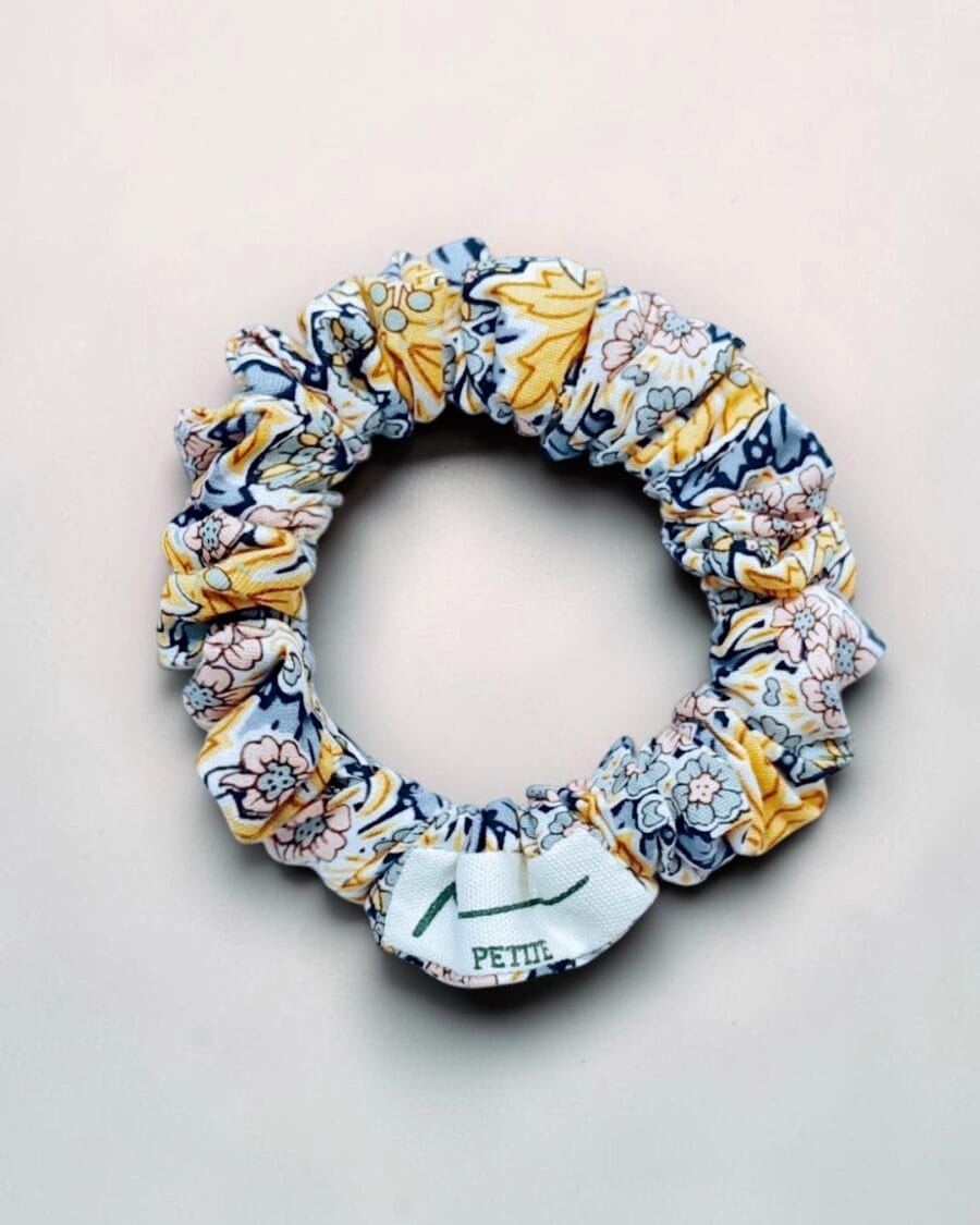 photo_2024-03-18_03-22-08-Photoroom Vintage Floral Scrunchie by RE-:Petite