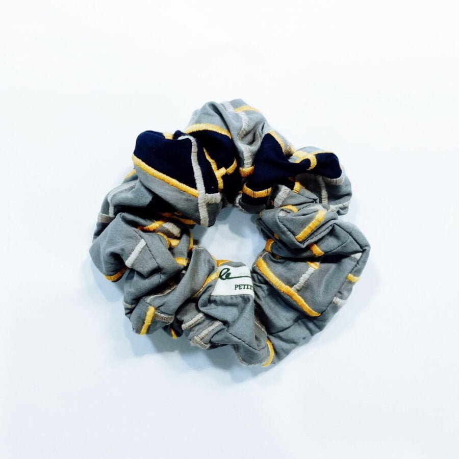 Dual Colours Embroidery Scrunchy | 雙色刺繡髮圈