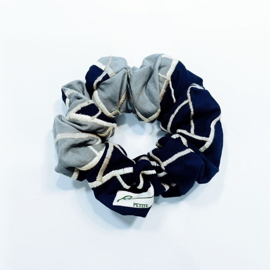 photo_2024-03-18_22-42-49 Dual Colours Embroidery Scrunchy | 雙色刺繡髮圈