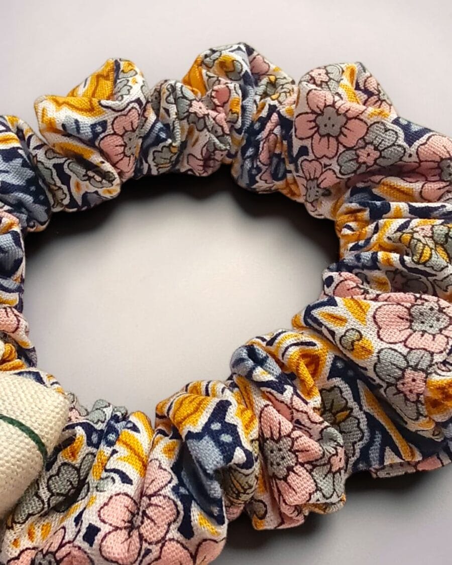 photo_2024-03-19_03-15-54-Photoroom Vintage Floral Scrunchie by RE-:Petite