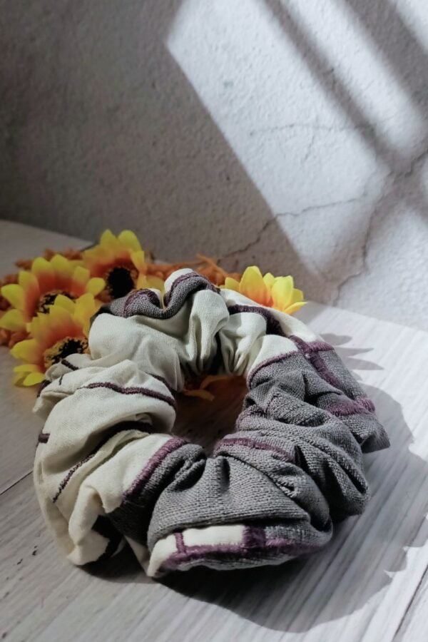 Embroidery Scrunchy | 刺繡髮圈