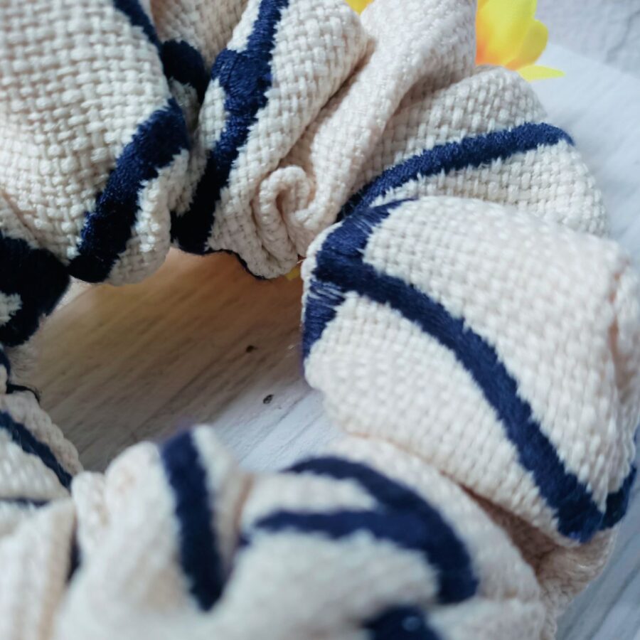 Embroidery Scrunchy | 刺繡髮圈