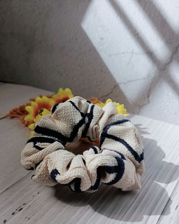 Embroidery Scrunchy | 刺繡髮圈