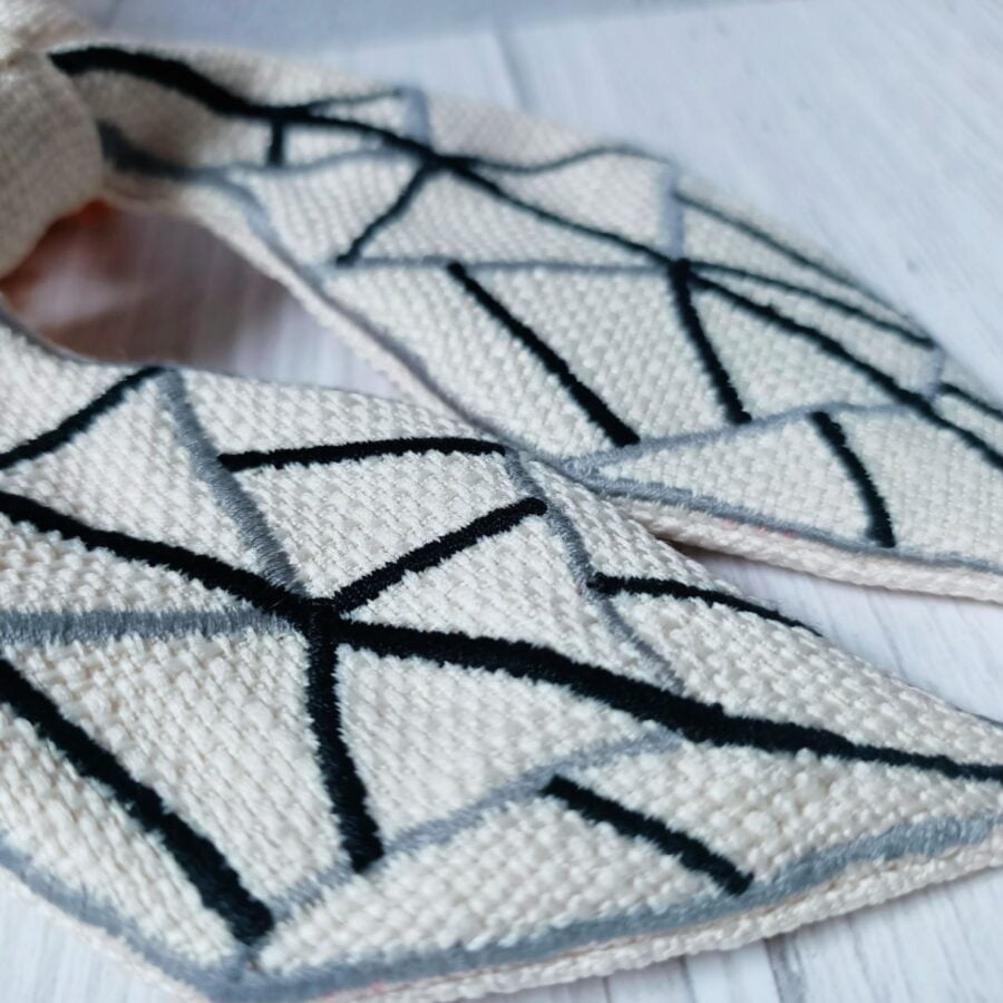 photo_2_2024-05-28_04-10-51 Scrunchy with Dual Colour Embroidered Tail | 雙色小耳朵刺繡髮圈