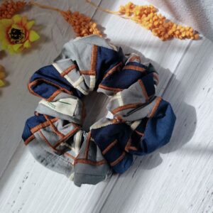 Dual Colours Embroidery Scrunchy | 雙色刺繡髮圈