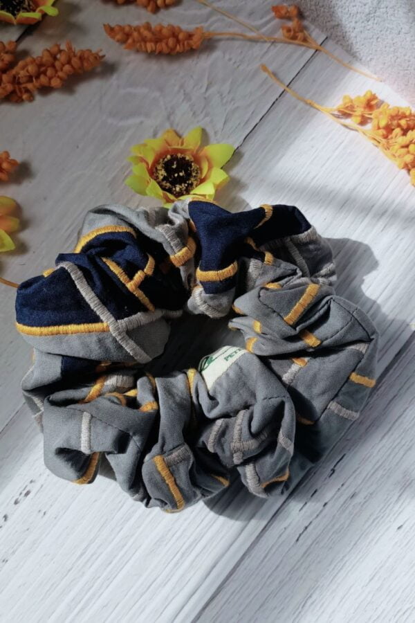 Dual Colours Embroidery Scrunchy | 雙色刺繡髮圈